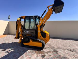 รถตักล้อยาง JCB 1CXT เครื่องยนต์ดีเซล Perkins รถแบคโฮขนาดเล็ก รถขุดขนาดเล็ก สำหรับงานก่อสร้าง การเกษตร จัดสวน และงานอเนกประสงค์ - Product Image 3