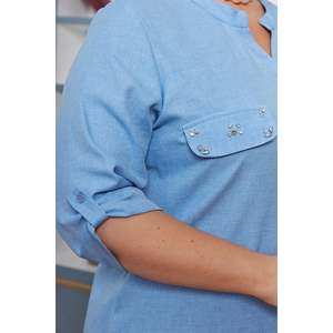 Chemise bleu ciel grande taille avec poche à rabat et détail pierre - Product Image 6