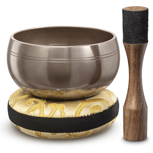 Grand bol chantant tibétain en laiton avec coussin doré et deux baguettes en bois pour la méditation et la relaxation. - Product Image 4