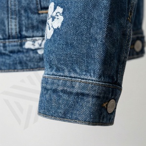 Veste en jean décontractée pour femmes, imprimée, surdimensionnée, à manches longues, vintage, avec poches, broderie florale, tendance - Product Image 6