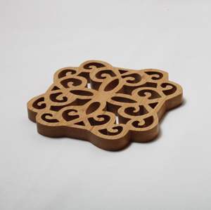 Salvamanteles de Madera con Elegantes Tallados y Resistencia al Calor Funcional para Experiencias Gastronómicas Elegantes y Prácticas - Product Image 1