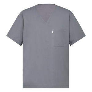 Top de fregado personalizable para hombre con bordado de logotipo y opciones de Etiqueta Uniforme médico ligero y duradero para profesionales - Product Image 1