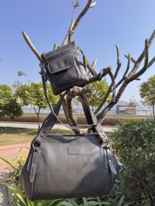 Conjunto de bolso tote y bandolera de cuero genuino, dos elegantes bolsos en oferta, los últimos diseños de bolsos para mujer de uso múltiple. - Product Image 3