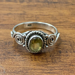 Bague Citrine (3,1 grammes) en Acier Inoxydable Tendance avec Incrustation d'Argent et Sertissage Clos, Bagues Moissanite Modernes pour Cadeau - Product Image 1