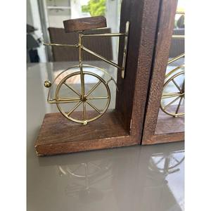 Porte-livres décoratifs en bois en forme de vélo, parfaits pour le bureau, la table d'étude et la décoration d'espace de travail créatif, fabriqués à la main en Inde - Product Image 4