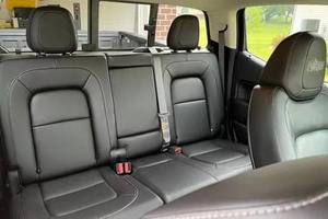 Chevrolet Colorado SUV 2020, automatique, transmission intégrale, cuir de luxe, toit ouvrant panoramique, 7 vitesses, écran tactile, caméra de recul, jantes R18 - Product Image 4