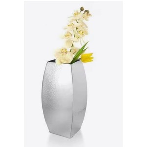 Jarrón Simple de Metal Plateado con Acento Decorativo Moderno para Decoración de Mesa de Oficina en Casa y Exhibición de Eventos DE LA India - Product Image 1