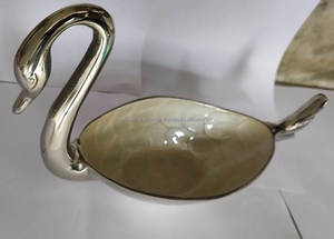 Bol en forme de canard en métal de conception moderne, couleur émaillée finie - Product Image 4