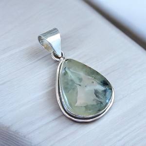 Beau collier en argent sterling 925 fait à la main avec des pierres précieuses Prehnite plaqué or bijoux de déclaration en pierre naturelle pour les femmes - Product Image 1