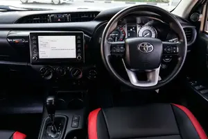 Toyota Hilux 2023 d'occasion, conduite à gauche/droite - Product Image 2