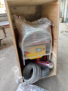 Plataforma Suspendida Eléctrica Industrial Moderna China Zlp250, Capacidad de Carga de 250 kg, Canasta Colgante de Acero, Uso en Apartamentos, Ajustable - Product Image 4