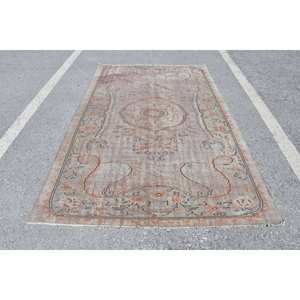 Alfombra de lana Oriental turca Vintage, 5,5x9,1 pies, área grande, Beige, naranja, diseño de retazos para pasillo, habitación rectangular, respaldo de látex - Product Image 1