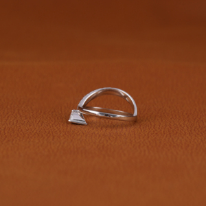 Anillo de compromiso de platino Pera y corte redondo Diamantes cultivados en laboratorio Piedras de acento glamorosas Anillo de diamantes cultivados en laboratorio - Product Image 2