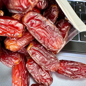 Prix de gros 10 kg/CNT, <span class=keywords><strong>dattes</strong></span> séchées naturelles de haute qualité, riches en vitamines, très vendues, pour la vente - Product Image 3