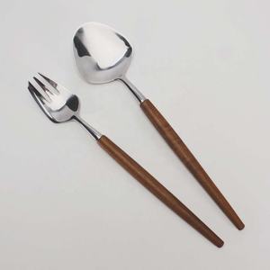 ชุดเสิร์ฟสลัดแบบกลมด้ามกลมดีไซน์แบบกระดูกหลากสีไม่เหมือนใครสำหรับงานแต่งงานและงานเลี้ยง - Product Image 4