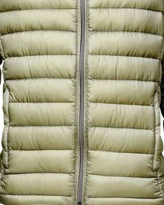 Veste matelassée légère pour homme en vert olive avec fermeture éclair sur le devant, manteau chaud matelassé en duvet, vêtement d'extérieur décontracté pour l'hiver - Product Image 4