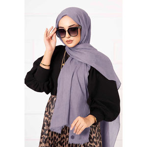 Ensemble élégant de châle, écharpe, gants et chapeau en bambou gris clair - Product Image 1