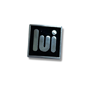 Emblema 'LUI' para el protector de piernas de Lambretta Lui / Vega / Cometa (modelos desde 1969) - Product Image 1