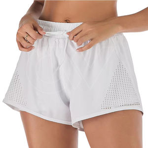Logo personnalisé Short de sport double épaisseur en maille épissée sur le côté avec cordon de serrage à la taille pour femmes - Product Image 6