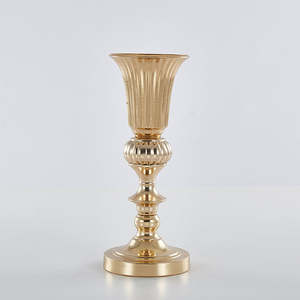 Jarrón de flores dorado de 2 piezas, tendencia en la industria, con acabado premium que agrega un toque de lujo a la decoración del hogar sin sobrecargar el espacio. - Product Image 5