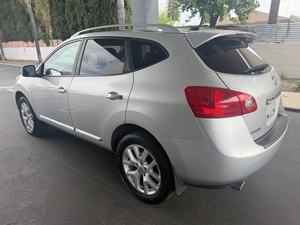 Nissan Rogue SV AWD 2011 - Product Image 2