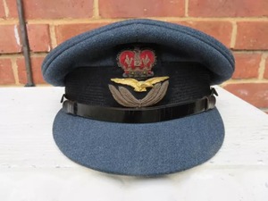 Chapeau RAAF bleu foncé de haute qualité avec insigne de patchs royaux brodés à la main Logo personnalisé unisexe pour les scènes de plein air et de voyage - Product Image 2