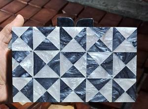 Bolso de mano de resina para niñas con adornos de diamantes de imitación y perlas Cierre magnético Bolso de moda nupcial - Product Image 5