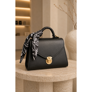 Sac à main et sac à bandoulière en cuir noir avec fermoir doré et détail foulard - Product Image 1
