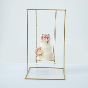 Soporte de pastel colgante de Metal dorado más vendido, la mejor exhibición de postres columpio para boda, restaurante, fiesta al mejor precio - Product Image 4