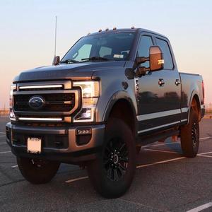 F-250 Super Duty Lariat Tremor 4x4 2022, moteur V8 de 7,3 litres, pack tout-terrain Tremor, peu modifié - Product Image 1