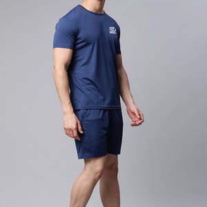 เซ็ตเสื้อยืดแขนสั้น & กางเกงขาสั้นผ้าคอตตอนทรงสลิมฟิตสำหรับผู้ชายทำจากผ้าฝ้าย100% - Product Image 2