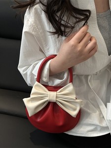 Borsa rotonda alla <span class=keywords><strong>moda</strong></span> per giovani donne nuova borsa a tracolla con fiocco alla <span class=keywords><strong>moda</strong></span> e dolce borsa da <span class=keywords><strong>donna</strong></span> a pieghe alla <span class=keywords><strong>moda</strong></span> - Product Image 6