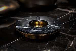 Metal refinado con Cenicero de mármol Una solución elegante para los entusiastas de cigarrillos y cigarros - Product Image 2