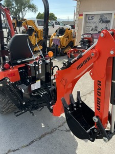 รถแทรกเตอร์ขนาดเล็ก Bad Boyy 1022H พร้อมที่ตักดินและที่ขุดดิน ขาย - Product Image 6