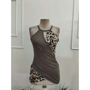 Chemisier en viscose à col rond pour femme avec imprimé léopard d'un côté, 37923 - Café au lait - Product Image 4