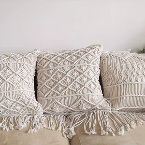 Funda de Cojín de Macramé Hecha a Mano Artesanal, Cojín de Piso Boho de Algodón de Lujo con Nudo Superior - Product Image 1