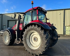 Acheter un tracteur agricole d'occasion Valtra T174EA - Product Image 1