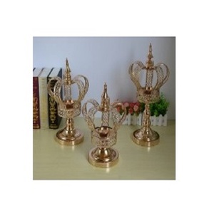 เชิงเทียนโลหะสีทองดีไซน์แบบโบราณที่วางเทียนชั้นนำของอินเดียสำหรับตกแต่งงานแต่งงาน - Product Image 4