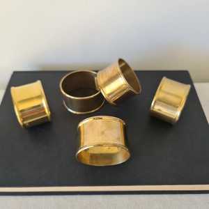 Ronds de serviette en rotin Décor de table en osier Ronds de serviette élégants pour une expérience culinaire élégante - Product Image 1