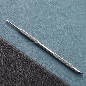 Pousse-cuticules double tête en forme de fer à cheval, en acier inoxydable, réutilisable, pour le nettoyage des ongles, le retrait du vernis et l'élimination des peaux mortes - Product Image 2