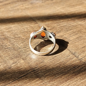 Anillo Vintage de Tres Piedras Preciosas de Cornalina, Plata de Ley 925 Chapada en Oro, Estilo Religioso, para Bodas, Fiestas, Elegante y Moderno - Product Image 2