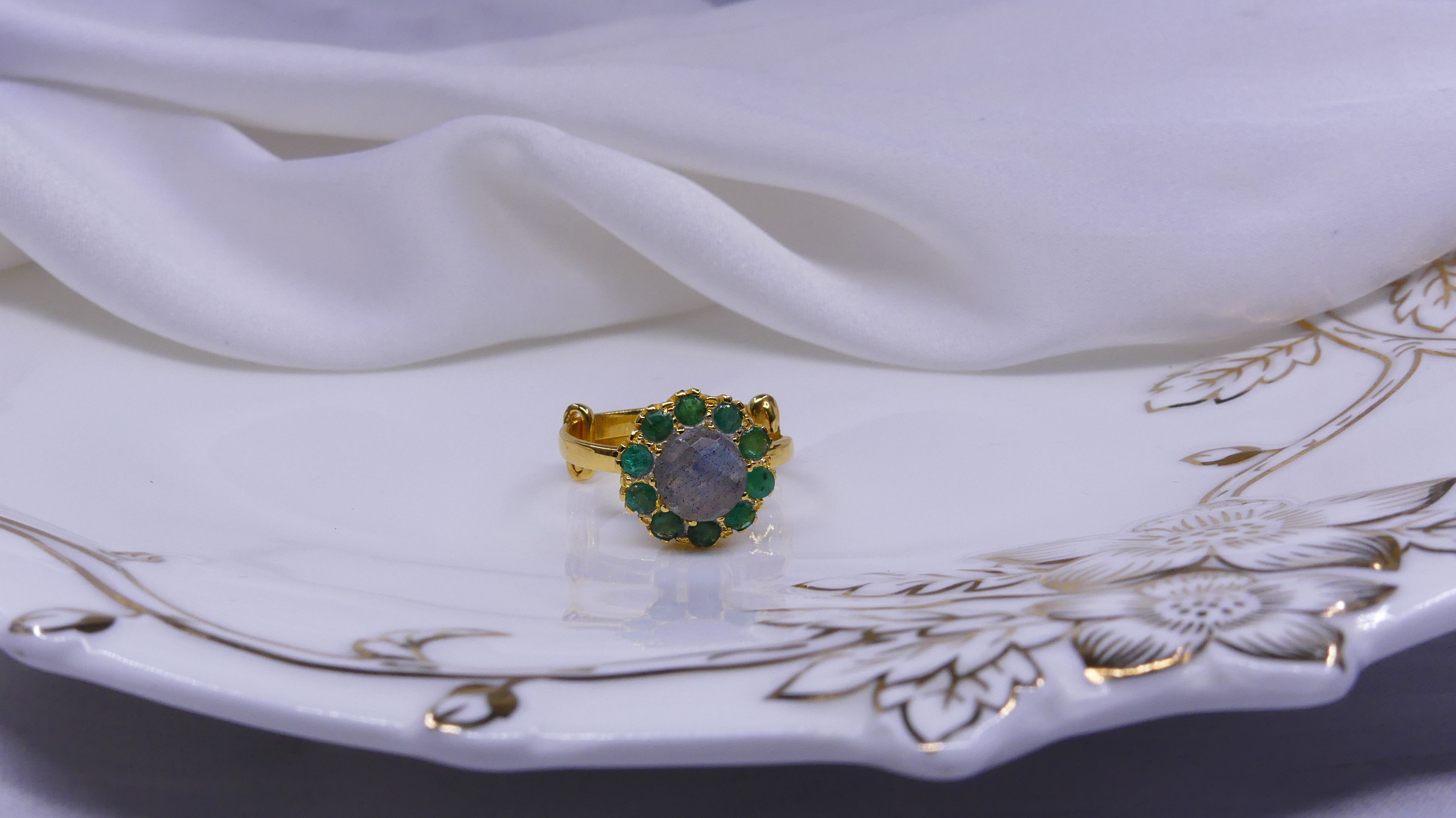 สีเหลือง