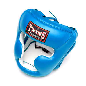 หมวกนิรภัยสำหรับชกมวย ยี่ห้อ Twins Custom Brand ทำจากหนัง สำหรับมวยไทย MMA ซ้อมต่อย มีแผ่นปิดหน้าสองชั้น ระบายอากาศได้สูงสุด 7 ช่อง ปกป้องศีรษะและคาง - Product Image 6