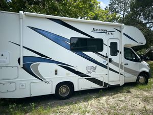 ธอร์เสรีภาพยอดคลาส C motorhome 2021รุ่น24FE ยอดเยี่ยม Thor Freedom - Product Image 6