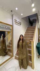 เสื้อและกางเกงผ้าจอร์เจียปักลายสวยงามชุดงานขอบลูกไม้แฟนซีชุดปาร์ตี้ - Product Image 3