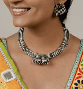 Argent oxydé de haute qualité ressembler à un éléphant Hasli collier boucles d'oreilles ensemble idéal pour les festivals Vintage charme indien traditionnel - Product Image 3