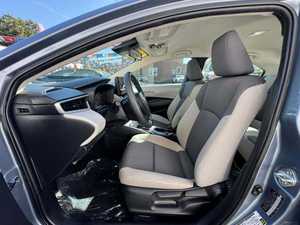 Toyota Corolla LE FWD Automatique Berline 2024 avec sièges en tissu, pneus R17, intérieur clair, conduite à gauche, caméra de recul - Product Image 2