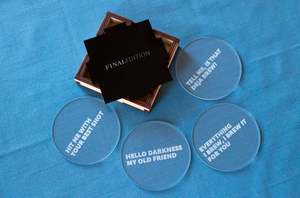 Juego de 4 posavasos de acrílico transparente Diseño elegante Perfecto para uso en mesas en restaurantes y hoteles Protección elegante para bebidas - Product Image 3