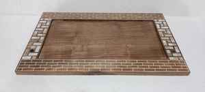 Placa de cargador con incrustaciones de hueso de madera hecha a mano de Acube Industries para decoración de mesa - Product Image 3