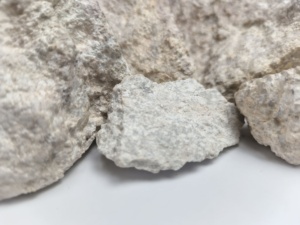 Công nghiệp pyrophyllite tăng cường cao su và chất bịt kín, cung cấp gia cố cơ học và kháng hóa chất hiệu quả. - Product Image 1